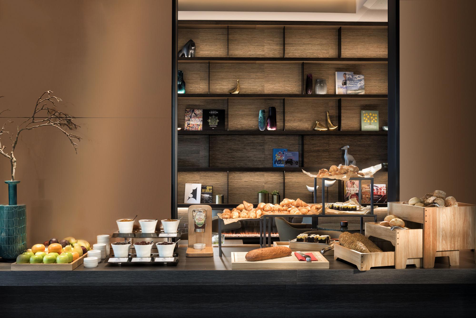 Aparthotel Adina Frankfurt 4*